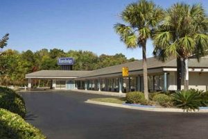 Stay Near Fort Stewart: Studio 6 Suites Hinesville, GA Study Travel Abroad | Explore Educational Trips & Global Learning Opportunities Stay Near Fort Stewart: Studio 6 Suites Hinesville, GA | Study Travel Abroad | Explore Educational Trips & Global Learning Opportunities