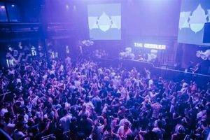 London's Studio 338: A Nightlife Study & More! Study Travel Abroad | Explore Educational Trips & Global Learning Opportunities London's Studio 338: A Nightlife Study & More! | Study Travel Abroad | Explore Educational Trips & Global Learning Opportunities