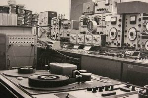Inside a 1950s Music Studio: Vintage Sound! Study Travel Abroad | Explore Educational Trips & Global Learning Opportunities Inside a 1950s Music Studio: Vintage Sound! | Study Travel Abroad | Explore Educational Trips & Global Learning Opportunities