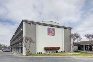 Mesquite Studio 6: Your Affordable Extended Stay! | Study Travel Abroad | Explore Educational Trips & Global Learning Opportunities